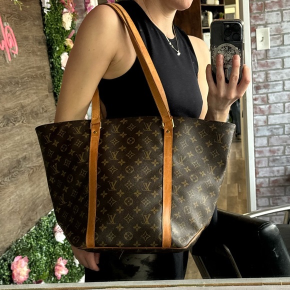 Authentic Louis Vuitton Sac Shopper - Picture 9 of 9